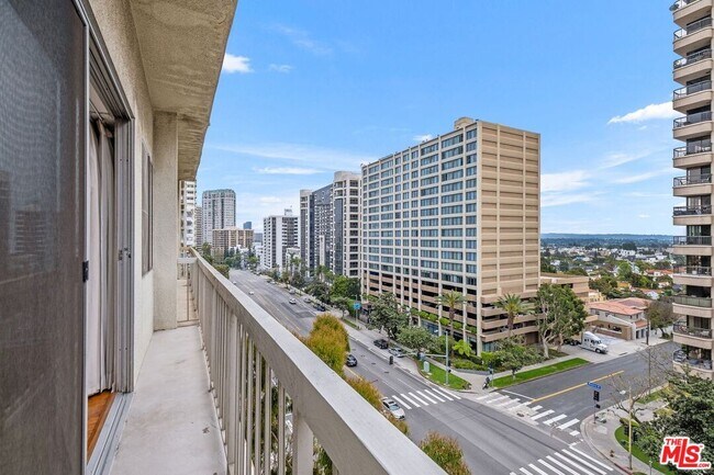 Building Photo - 10751 Wilshire Blvd