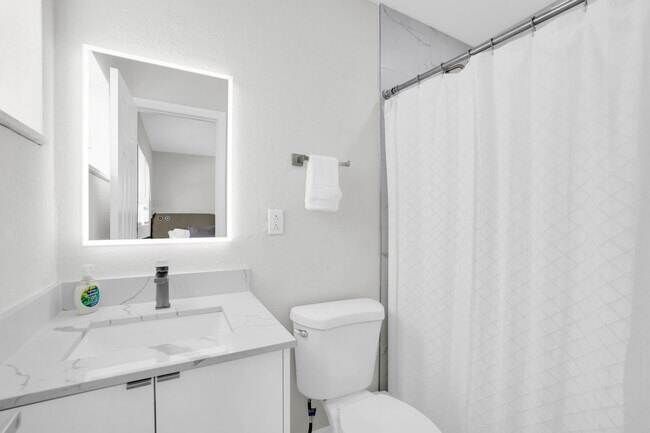 Building Photo - 3160 SW 20th Ct