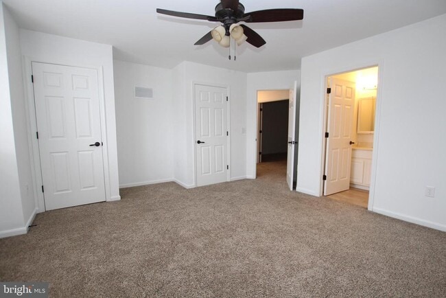 Building Photo - 117 Lakeside Dr