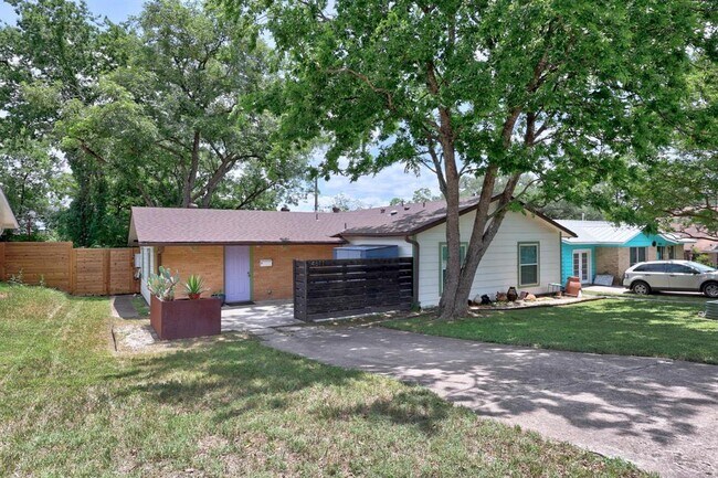 Primary Photo - 4611 Lennox Dr