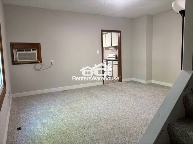 Building Photo - Cozy 3 bed 1.5 bath duplex unit in Hastings