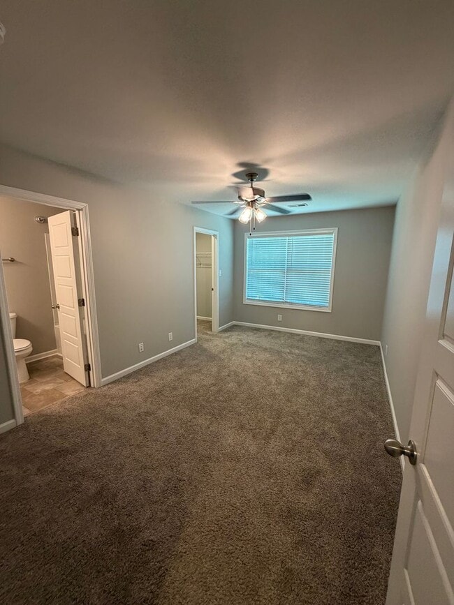 Building Photo - The Stowe Court Pet Friendly Condo for rent!