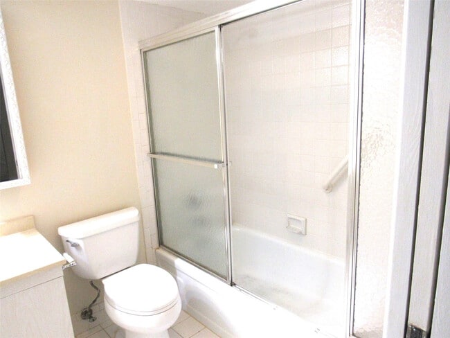 Building Photo - 3001 Portofino Isle