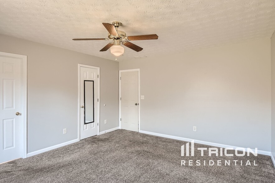 Building Photo - 1401 Lancaster Ct