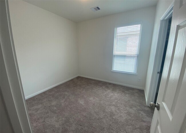 Building Photo - 4414 Adlington St