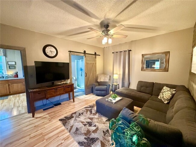 Building Photo - 1201 6th St SW