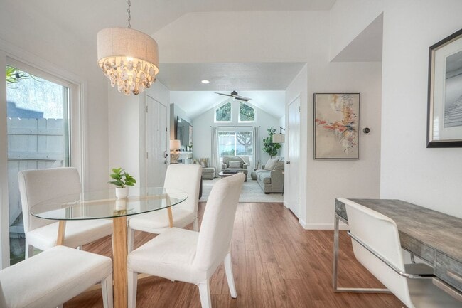 Building Photo - Furnished 2 bedroom in Carlsbad-Close to Beach