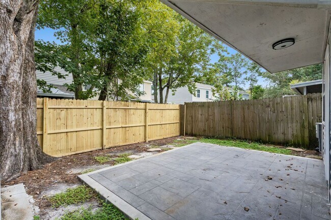 Building Photo - 477 Green Spring Cir