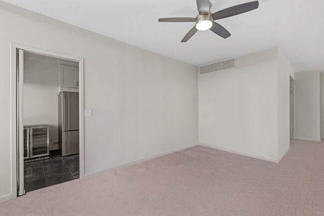 Building Photo - 2575 Peachtree Rd NE