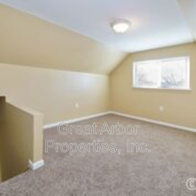 Building Photo - 1062 Rambling Rd