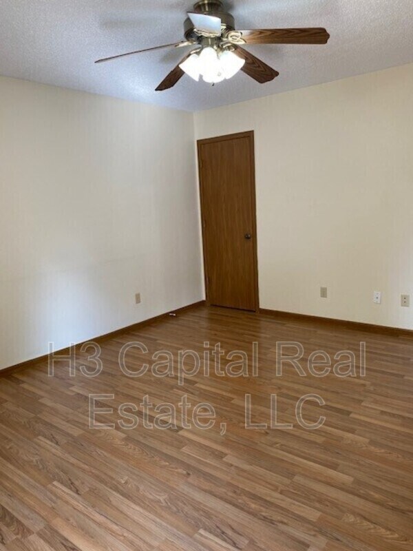 Building Photo - 529 Wood Thrush St