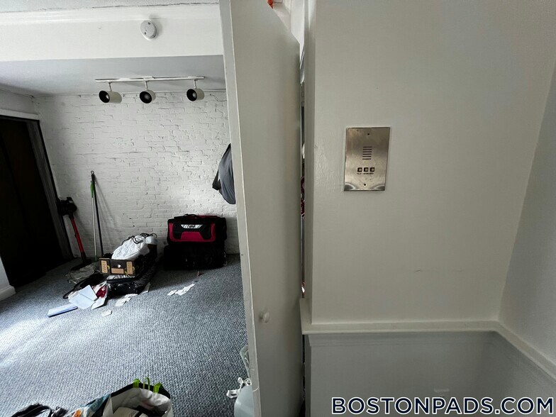 Building Photo - 61 S Huntington Ave