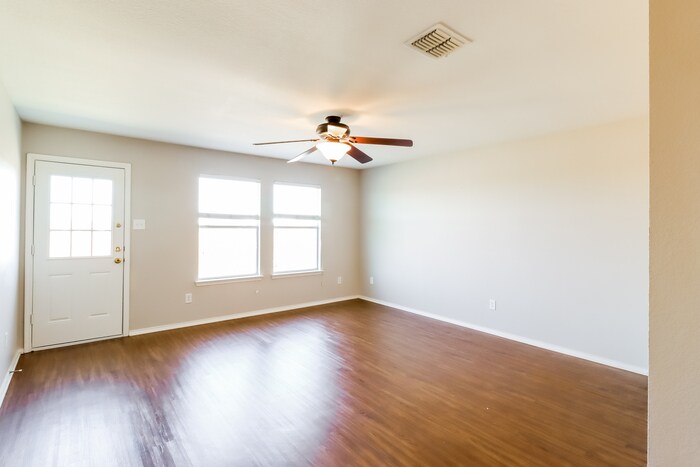 Building Photo - 1411 Dakota Trail