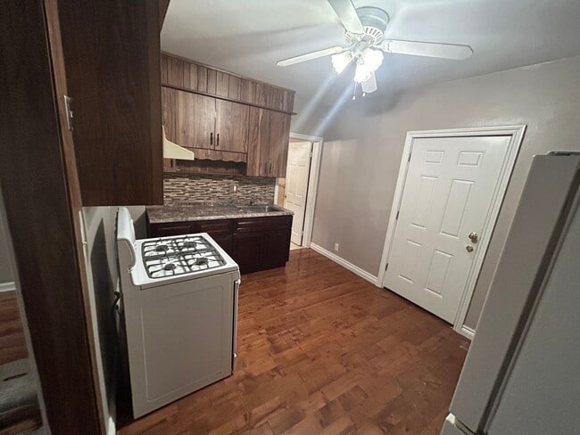 Building Photo - 3191 Belmont St