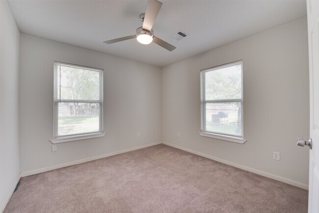 Building Photo - 7601 Springdale St