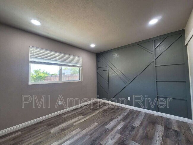 Building Photo - 4032 Bruce Way