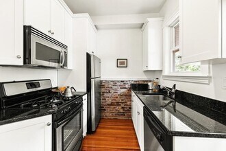 Building Photo - 46 Elmwood St
