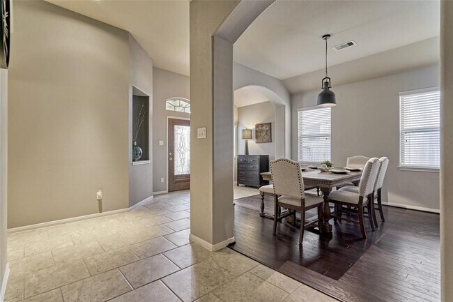Building Photo - 106 Deer Crossing Ct