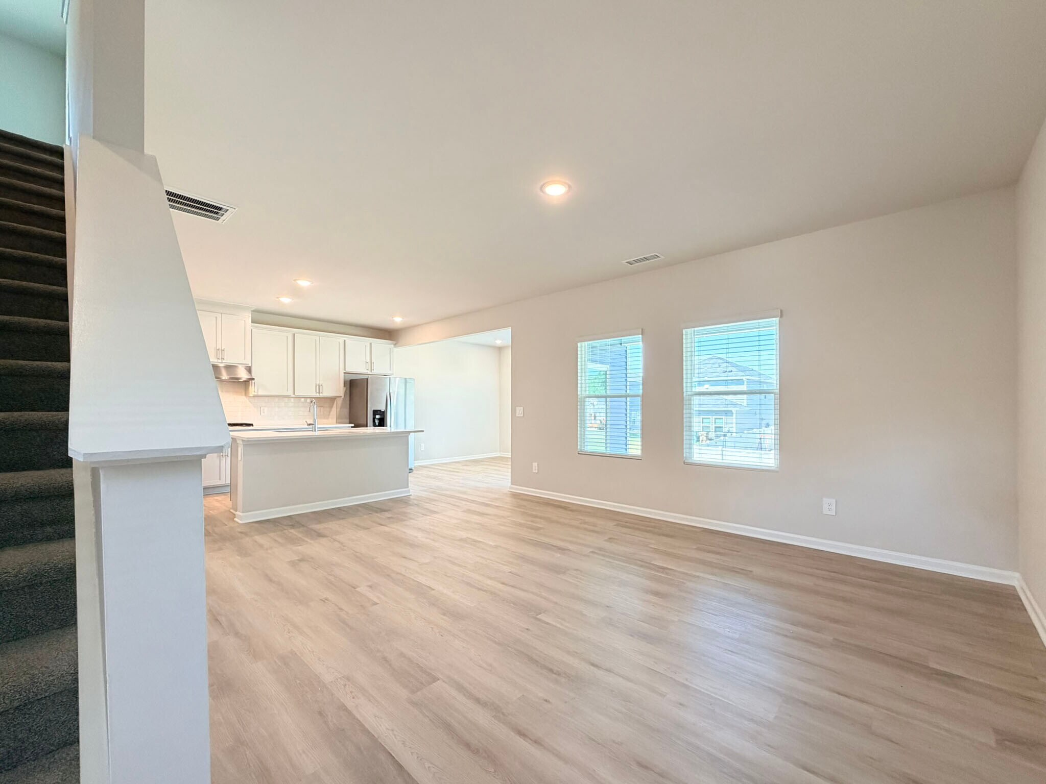 Building Photo - 645 Red River Dr