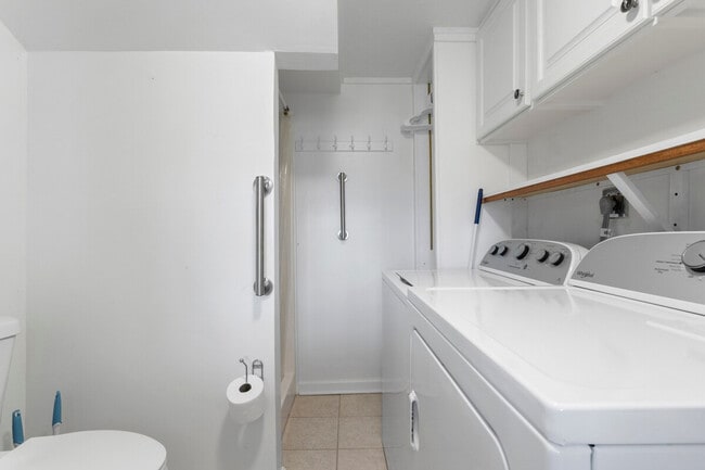 Building Photo - 312 Water St