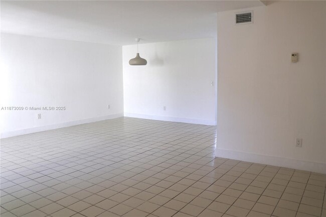 Building Photo - 10170 SW 137th Pl