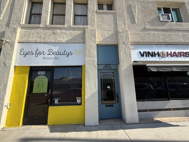 Building Photo - Charming Apartment on West Valley Boulevard – Your Ideal LA Home