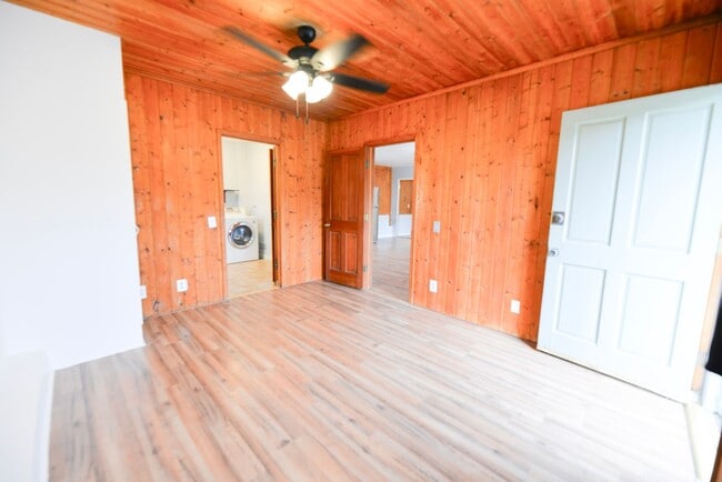 Building Photo - Darling 1 bedroom 1 bath guest house in Rancho Carrillo!