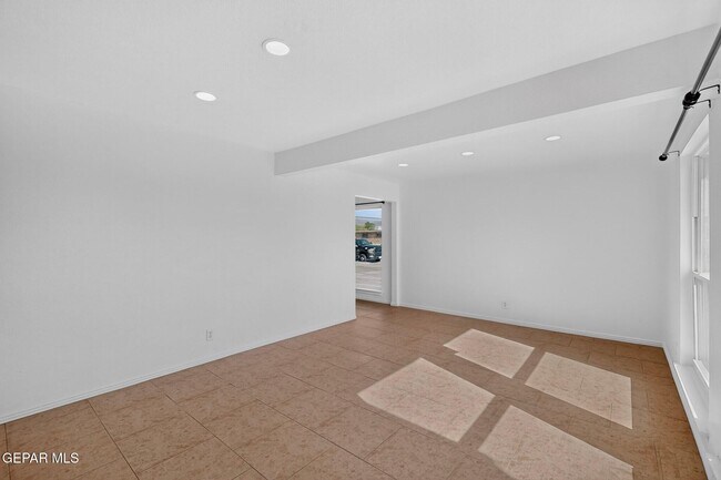 Building Photo - 5108 Yvette Ave