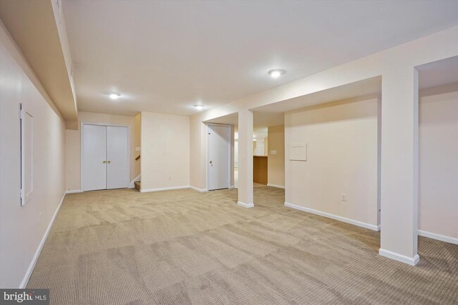 Building Photo - 7722 Desdemona Ct