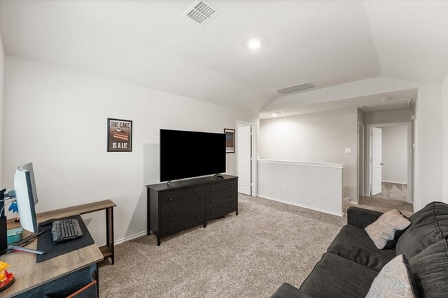 Building Photo - 105 Greengate Dr