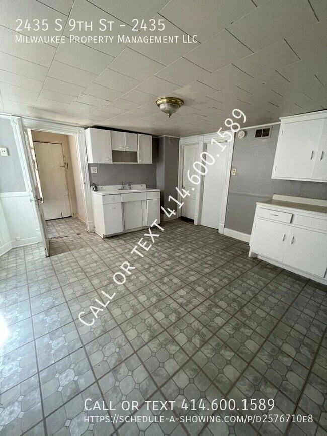 Building Photo - 2435 S 9th St