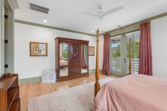 Building Photo - Beautiful 5 Bedroom Marshside Home