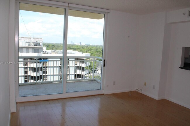 Building Photo - 2475 Brickell Ave