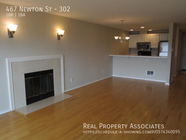 Building Photo - 467 Newton St