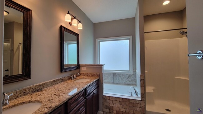 Building Photo - 106 Hay Bale Wy