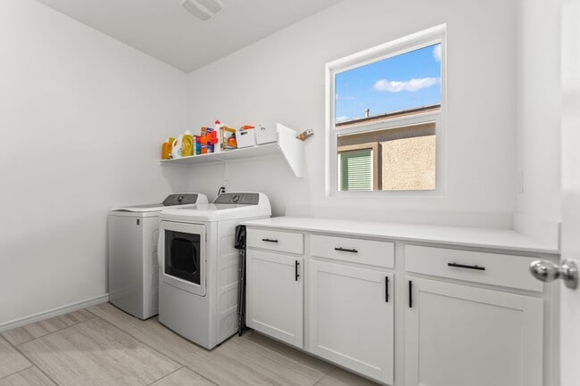 Building Photo - New Build, 4 bedroom, 3 full bathroom in the Master Planned Community; Landmark at Black Mountain...