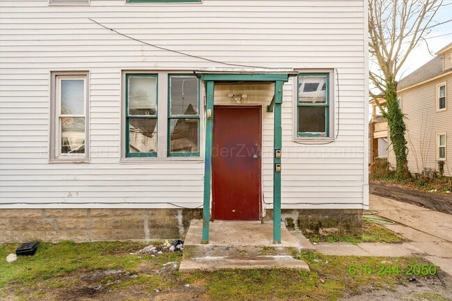 Building Photo - 1335 Hamilton Ave NW