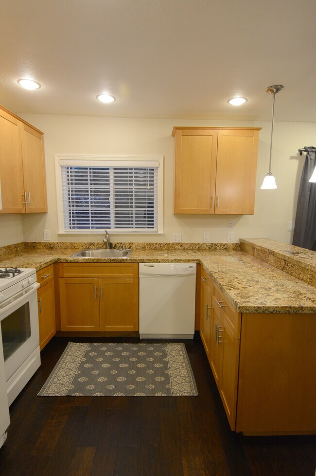 Building Photo - 2835 Whipple Ave