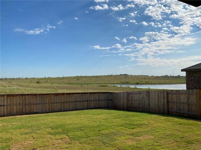 Building Photo - 670 Pepperbark Loop