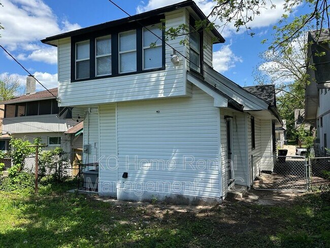 Building Photo - 4010 S Benton Ave