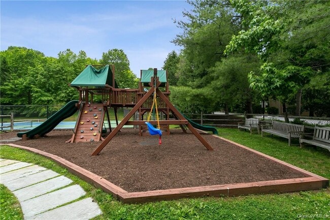 Building Photo - 118 Stone Bridge Square