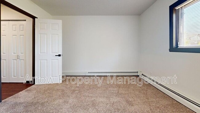 Building Photo - 215 E Arbor Ave