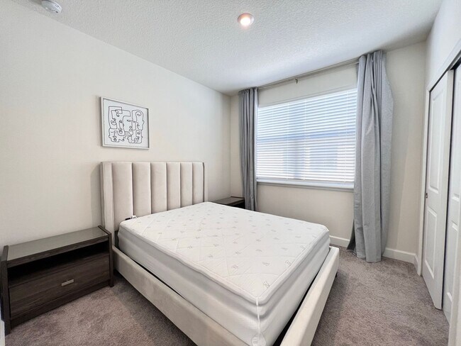 Building Photo - Gorgeous Furnished Home in Winter Garden!