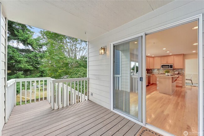 Building Photo - ? Stunning 4BR/3.5BA Home in Lake Forest P...