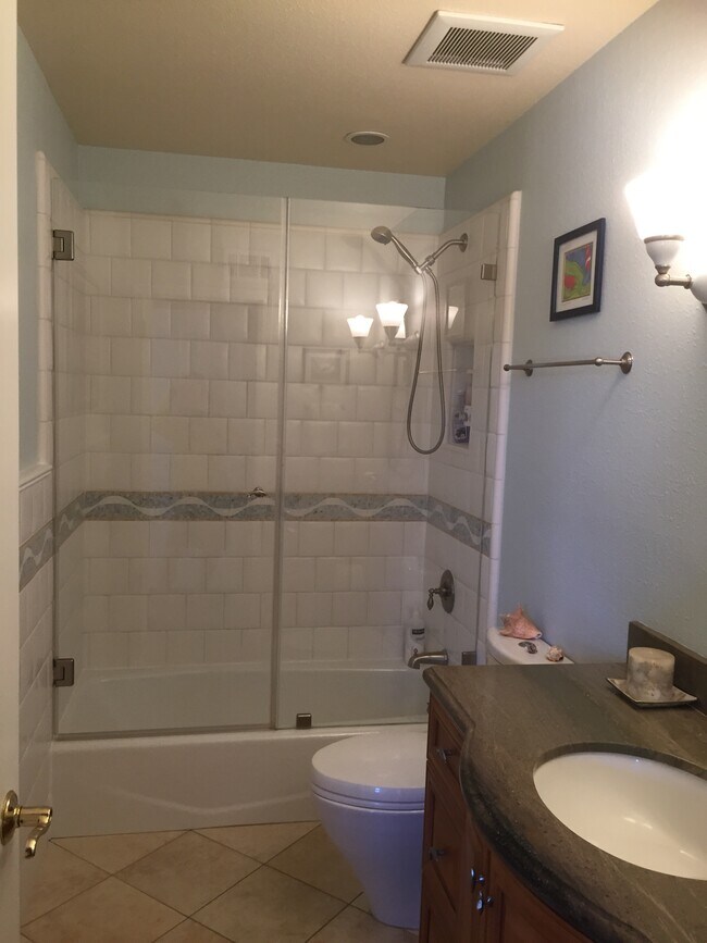 Building Photo - 16141 Azalea Way