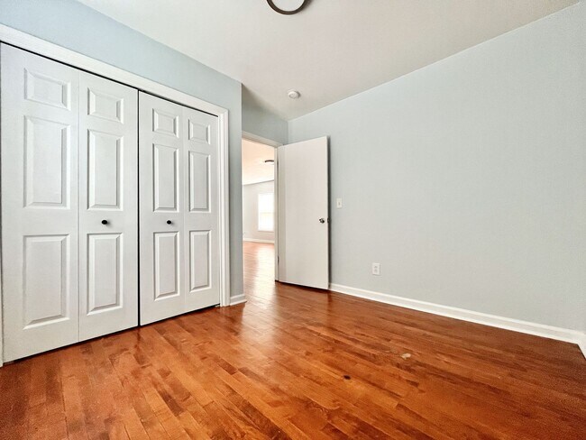 Building Photo - 538 Fremont Ave NW