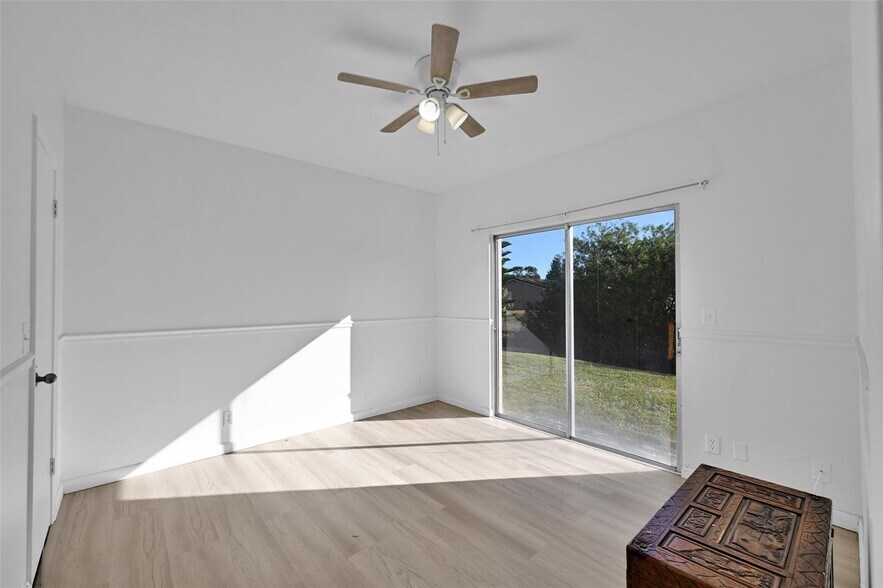 Building Photo - 4011 Coral Springs Dr