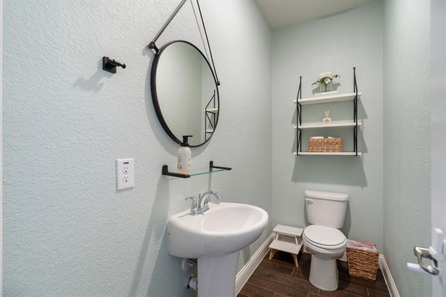 Building Photo - 7012 Willow Thorne Dr