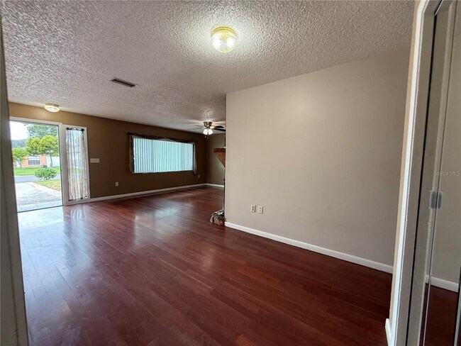 Building Photo - 7523 Blossom Ave