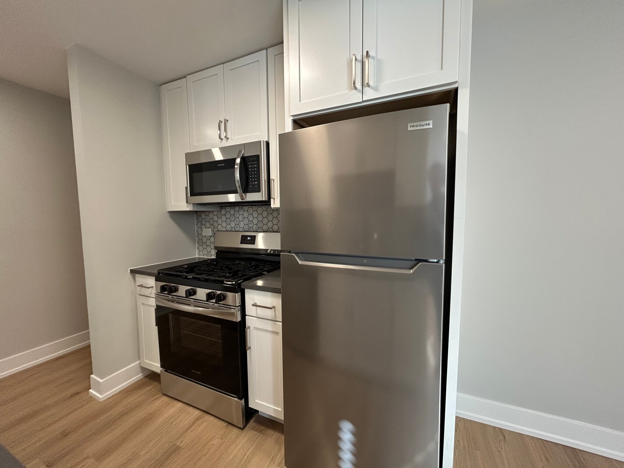 Building Photo - 540 W Aldine Ave